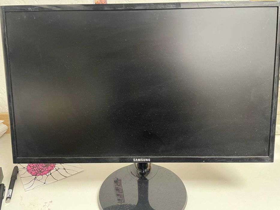 Монитор 23.5" Samsung S24F350FHI (Full HD, PLS/IPS, HDMI, AMD FreeSync)