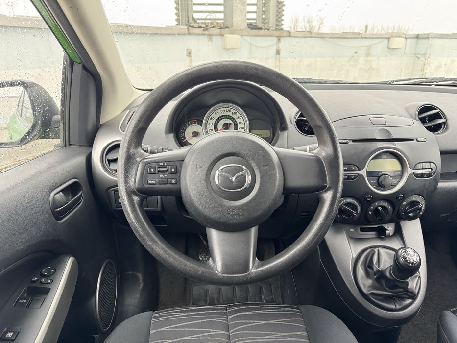 Mazda 2 1.3 benzyna 75KM na lancuchu Alufelgi Niski przebieg klima
