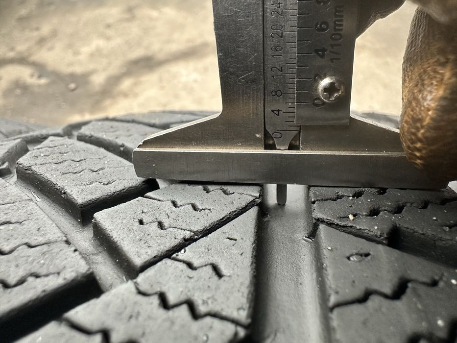 Шини 235 45 20 100V XL Continental WinterContact TS850P пара