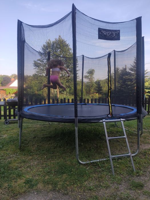 Trampolina dla dziecka