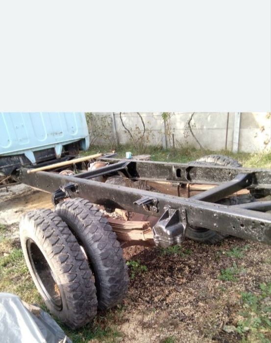 Продам по запчастям газ 53