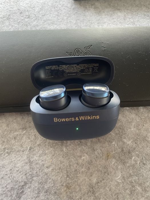 Słuchawki Douszne Z Etui Bowers & Wilkins Pi8