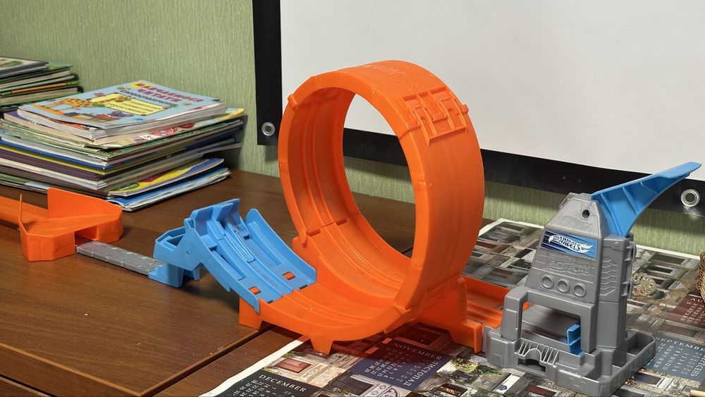 Ігровий набір Дитячий Трек із мертвою петлею Хот Вілс Hot Wheels Чемпіон трюків у петлі