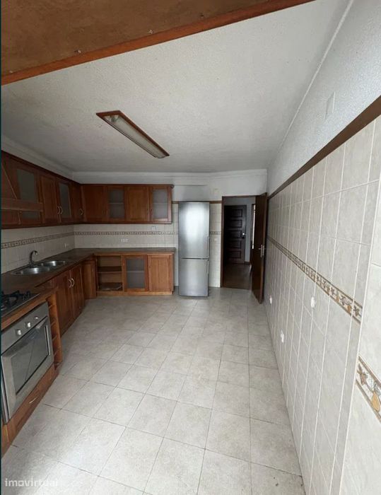 Vende-se Apartamento T3 caldas rainha 235.000 € — Caldas Da Rainha - Santo Onofre E Serra Do Bouro, Leiria