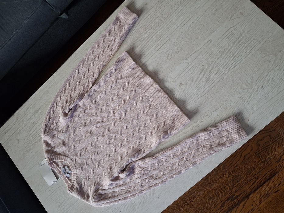 Nowy miły sweter Reserved z wiskozą 30%