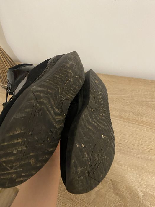 Czarne buty 38 lakierowane