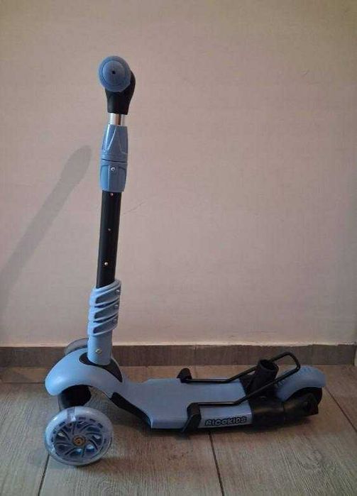 Jeździk Hulajnoga Pchacz dla Dziecka Trójkołowa 3w1 LED Regulowana