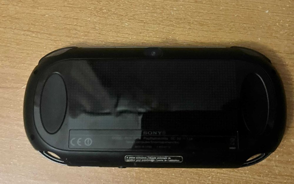 PS Vita PCH‑1004 Preta + 3Jogos + Capa e Bolsa