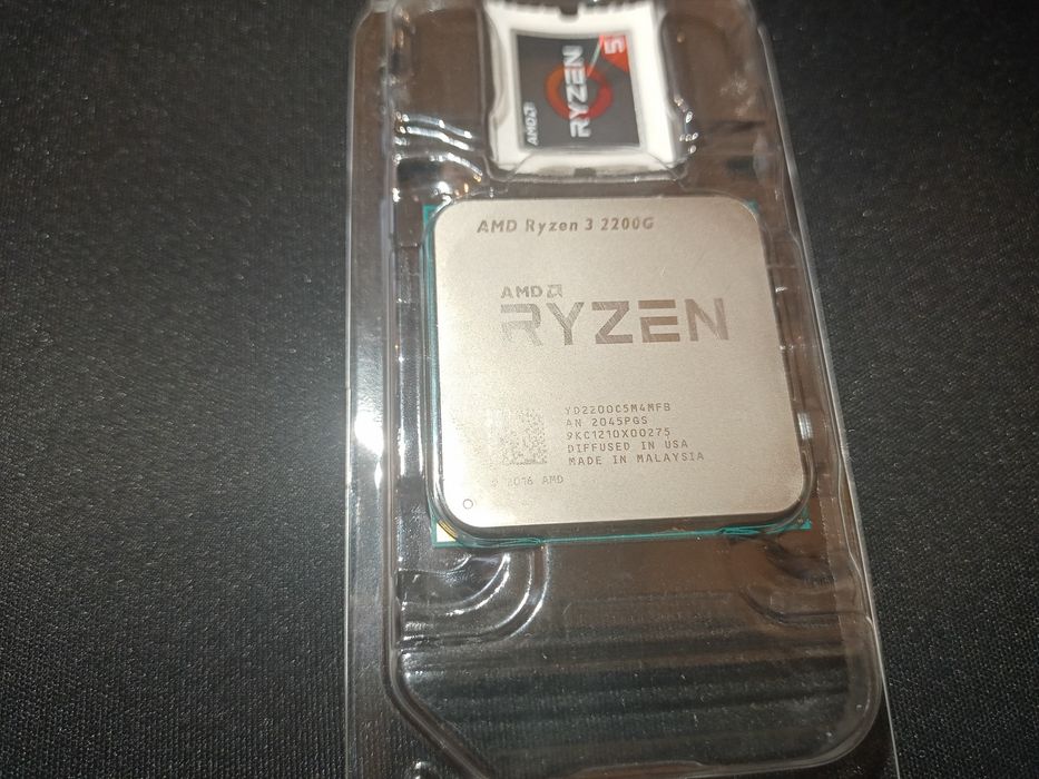 Procesor AMD ryzen 3 3200g + chłodzenie AMD
