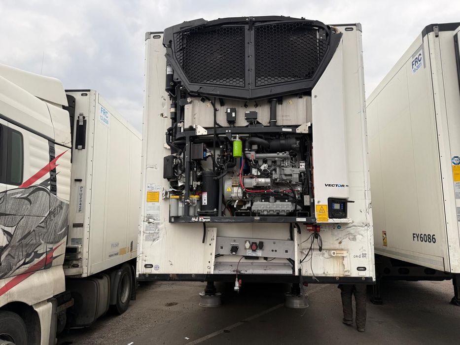 Schmitz Cargobull  Naczepa Schmitz CargoBull z agregatem Carrier Vector HE 19 MT