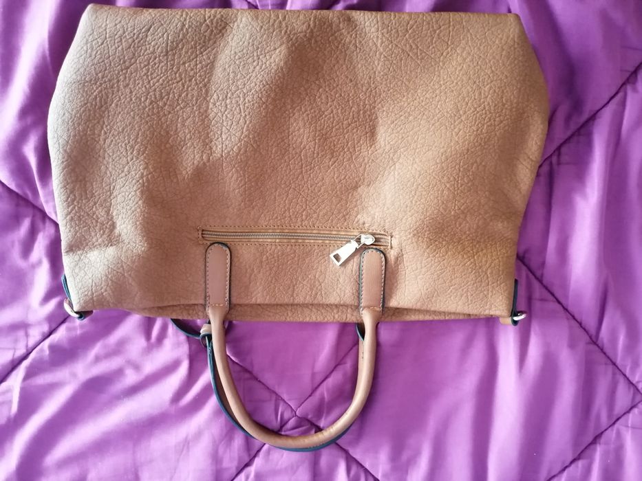 Mala grande castanha NOVA com fivela