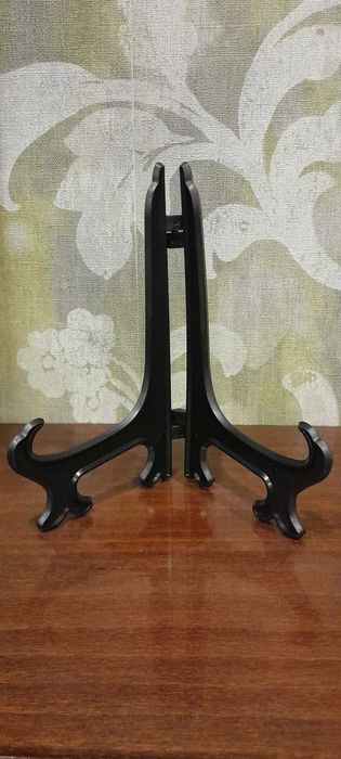 Подставки для декоративных тарелок продам