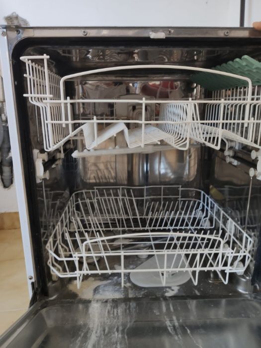 Maquina lavar loica Ariston LSV 61/1 (pecas)