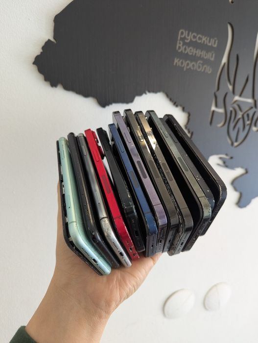 Лот на запчастини iphones