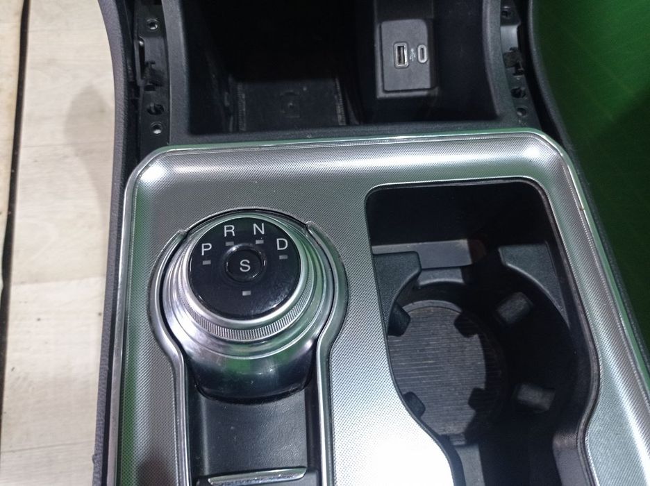 Центральний тунель (консоль) Ford Edge розборка шрот запчастини LT4Z5806024AA LT4Z5806024AA  Форд Едж  Центральный туннель (консоль)