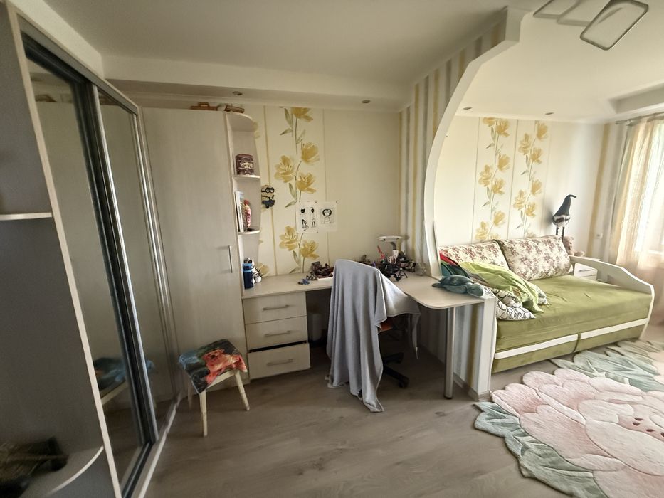 Продам 3-к квартиру в Шевченківському районі, вул. Чарівна