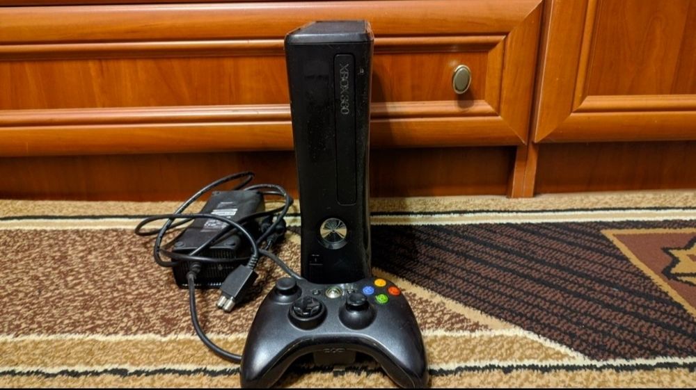 Продам X-box 360