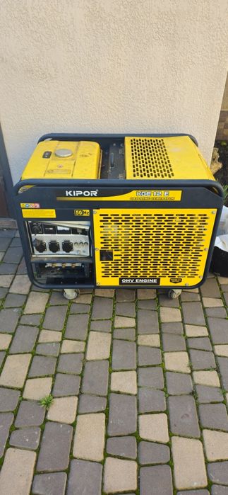 Бензиновый генератор