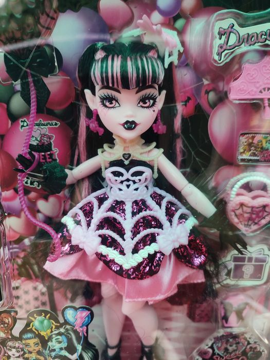 Кукла Монстер Хай Monster high Дракулаура Клодин Клео Нефера Ебби Венера Дракулаура Спектра Лагуна Кети Нуар