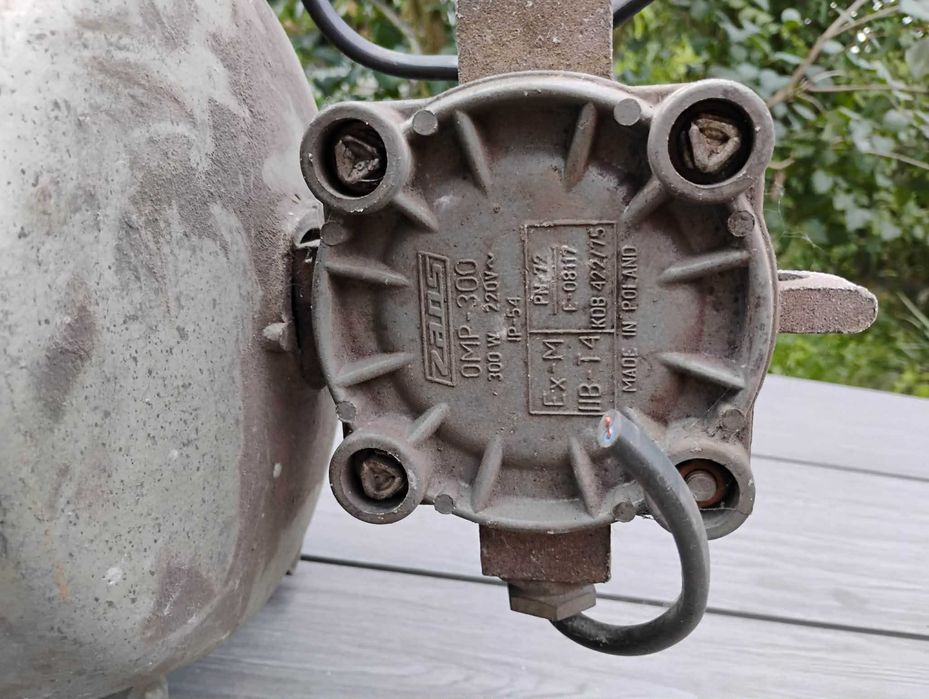 Stara lampa przemysłowa przeciwwybuchowa ZAOS OMP-300