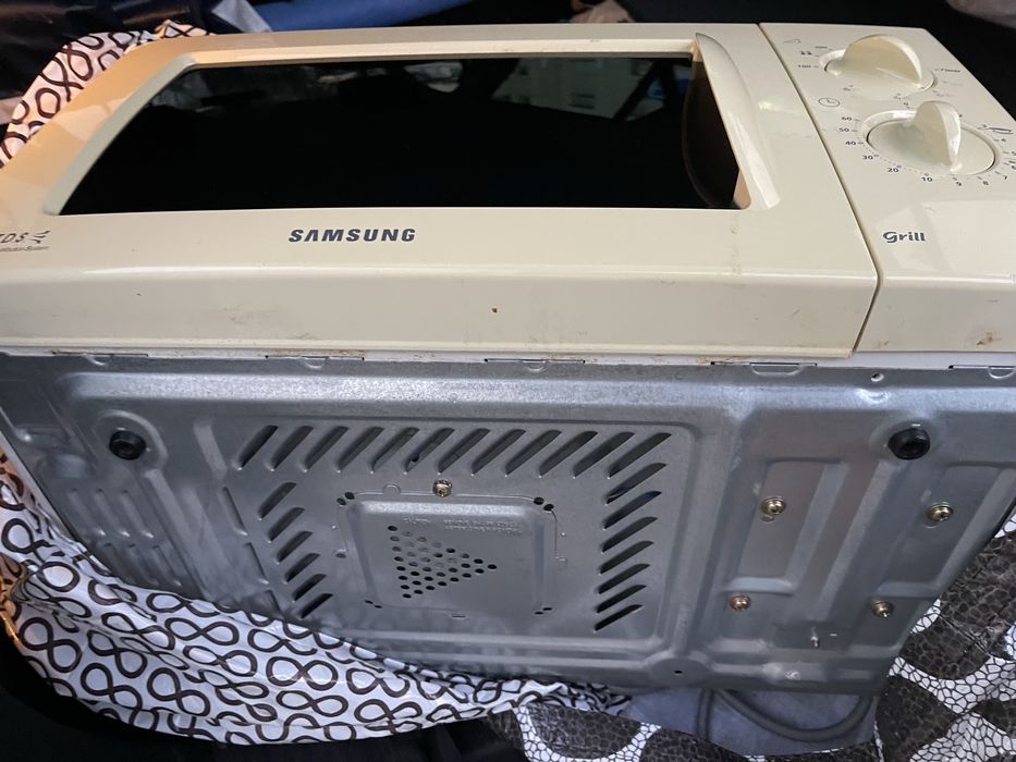 Microondas Samsung 750w com grill e descongelação