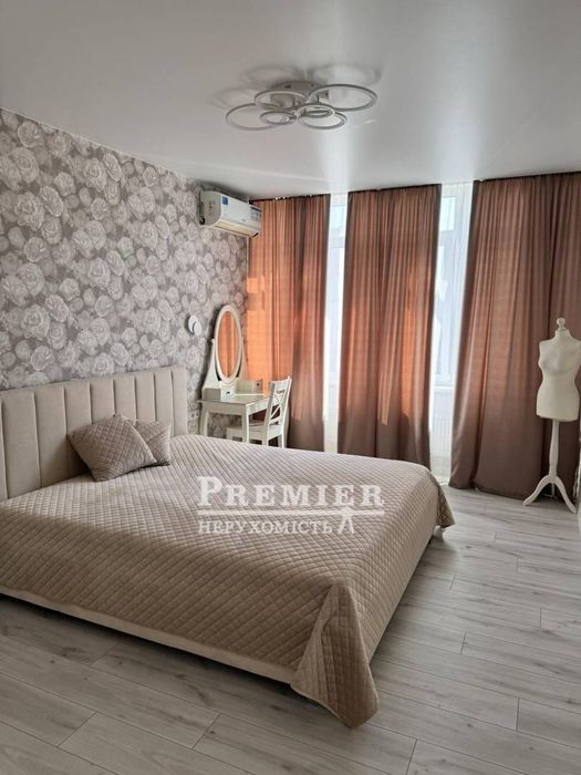 3-кімнатна квартира з ремонтом у новому ЖК на Таїрова. Вид на море