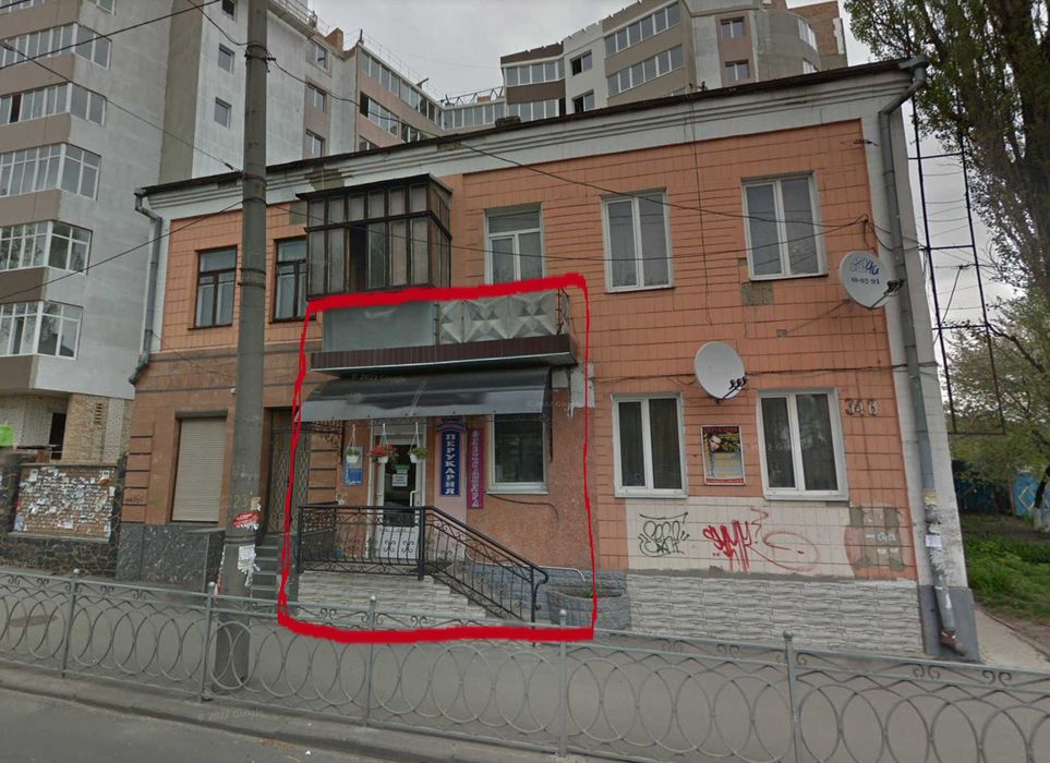 Соборна 348A, фасад, прохідне місце