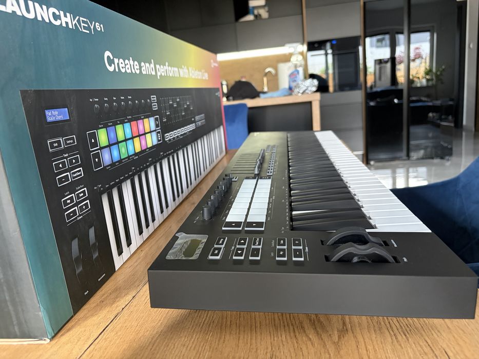 Klawiatura midi novation launchkey 61 mk3