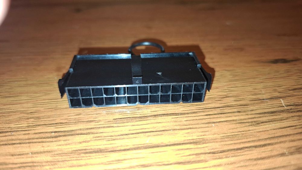 24-Pin Power Connector