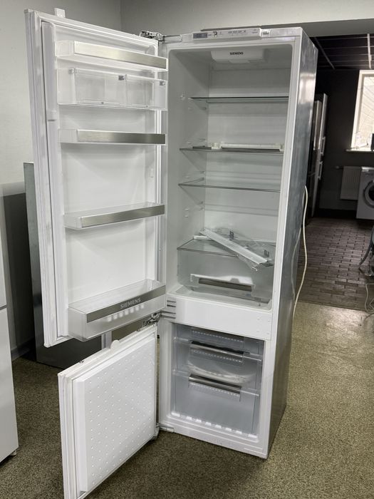 Вбудований холодильник Siemens 177см з Європи