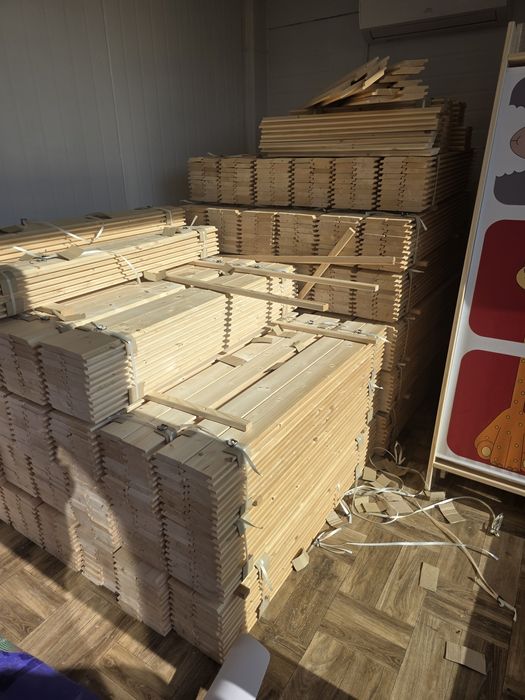 Żaluzje drewniane ruchome deseczki deski frezowane