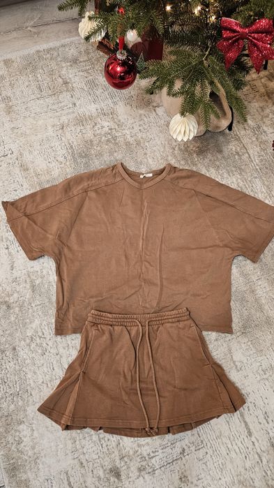 Brązowy komplet t-shirt i spódniczka Zara, r. 38