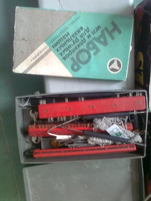 Продаю вязальную машину Нева 4-1 с дополнительным оборудованием