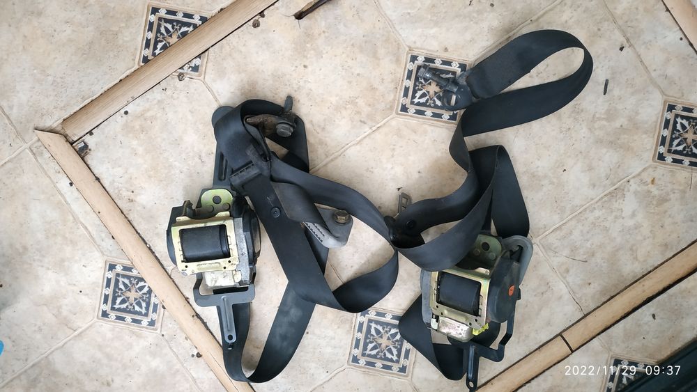 Ремені передні nissan primera p12 (під реставрацію)