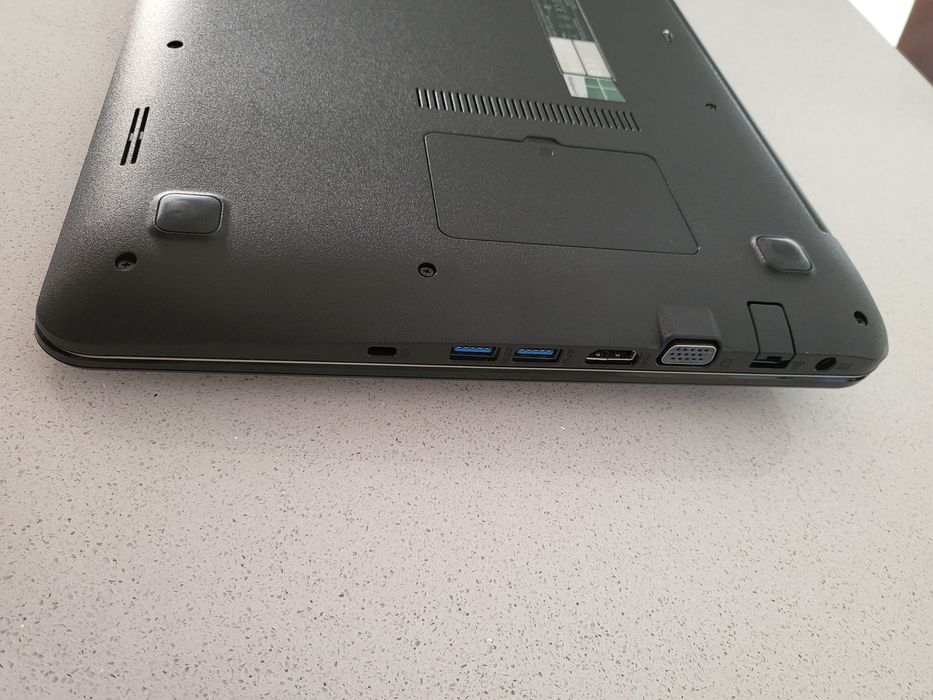 ASUS elegancki laptop