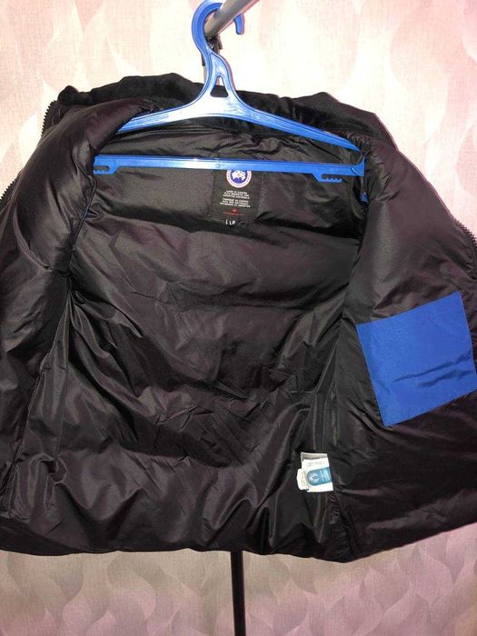 жилет Canada goose