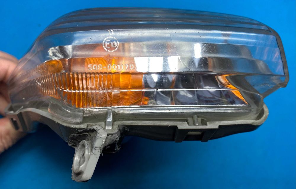 Suzuki GSR600, GSR400 оригінальний поворот передній правий