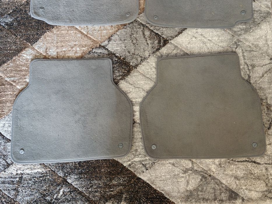 Oryginalne Dywaniki BMW E39 - Szare.