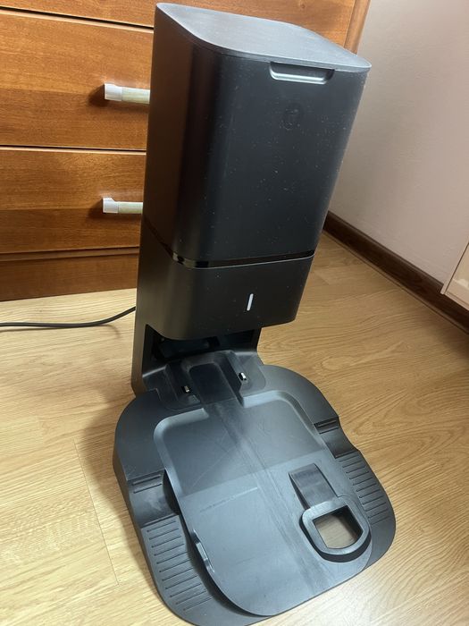 Odkurzacz Roomba i7 ze stacją