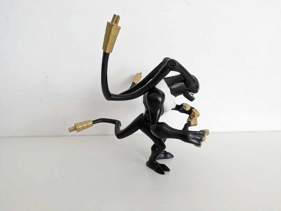 Bandai Ben 10 Omniverse Feedback 16cm-20cm