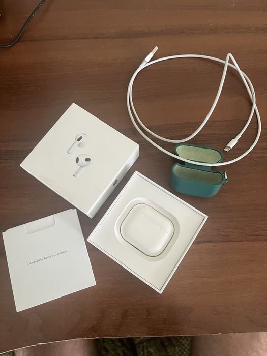 Airpods 3 лівий навушниу та кейс