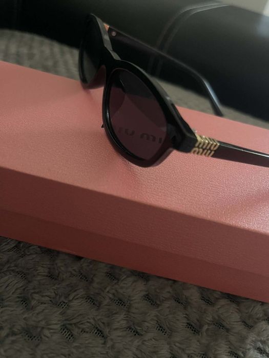 Okulary Miu miu.