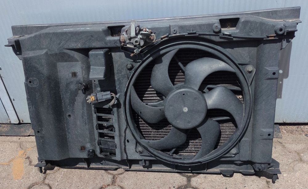 .307 pas przedni chłodnica wody klimatyzacji komplet 1,6 16V benzyna Peugeot