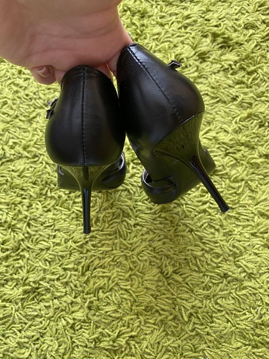 Туфли босоножки Luciano Carvari 35 р