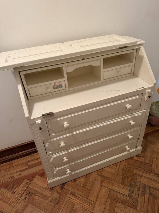 Ofereço escrivaninha/secretária