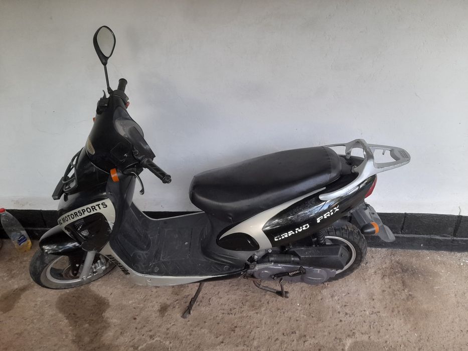 Продам скутер 4т