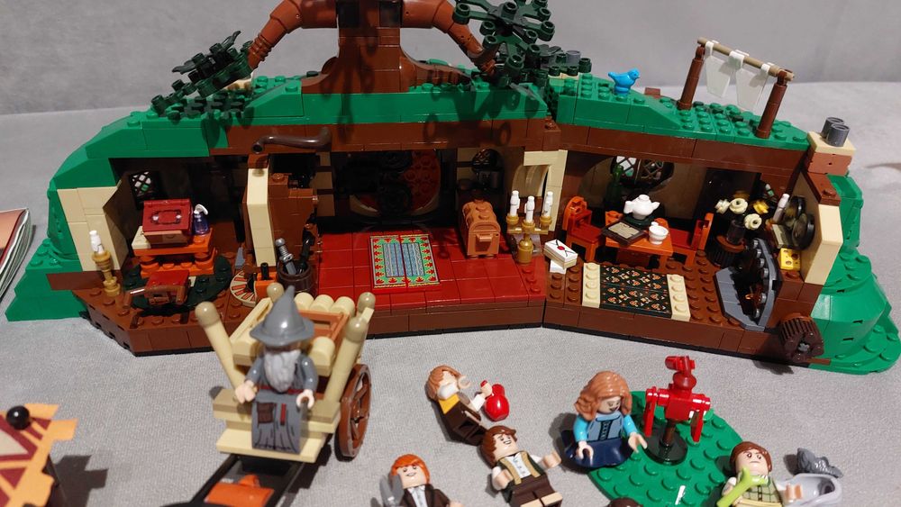 Klocki ICONS 10354 Władca pierścieni: Shire 2017 elementów