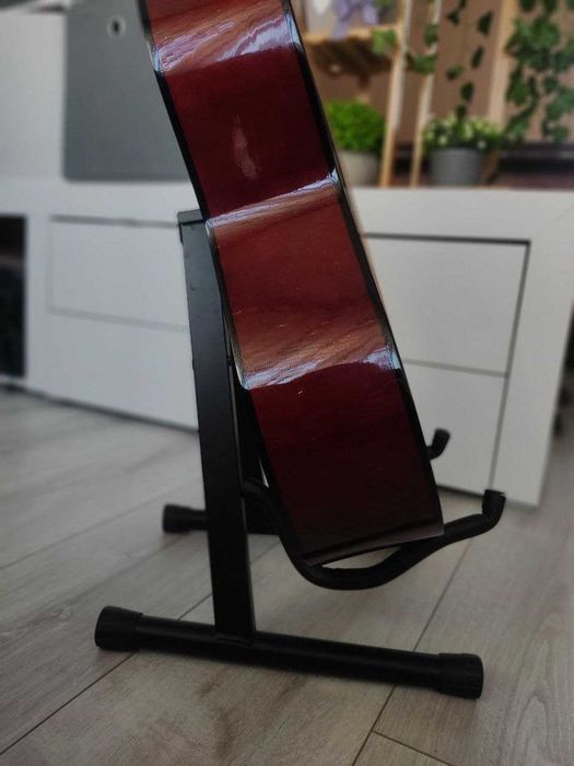 Statyw gitarowy w doskonałym stanie