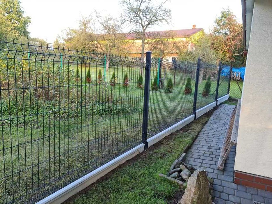 Ogrodzenie panelowe wysokość 123cm fi 4mm + podmurówka 20cm + montaż