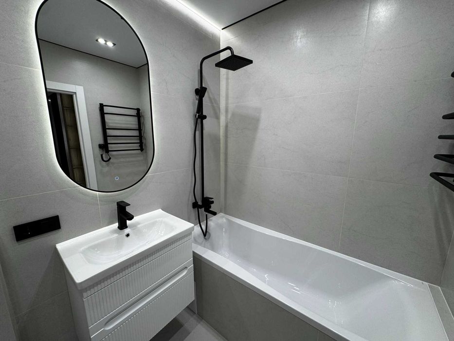 Однокімнатна квартира з дизайнерським ремонтом у центрі міста